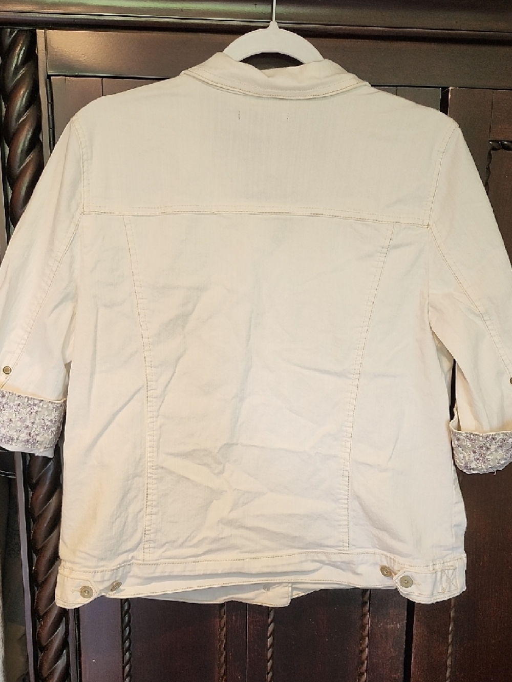 BandolinoBlu White Denim Jacket with Beige Floral Appliqué - Picture 8 of 9